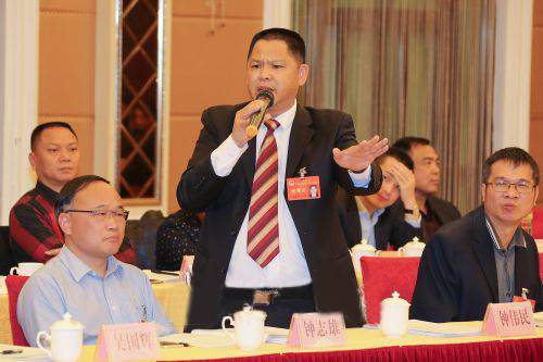 市人大會(huì)議召開旁聽人員座談會(huì)