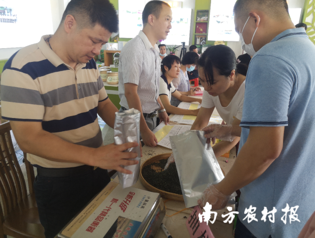 現(xiàn)場抽樣。