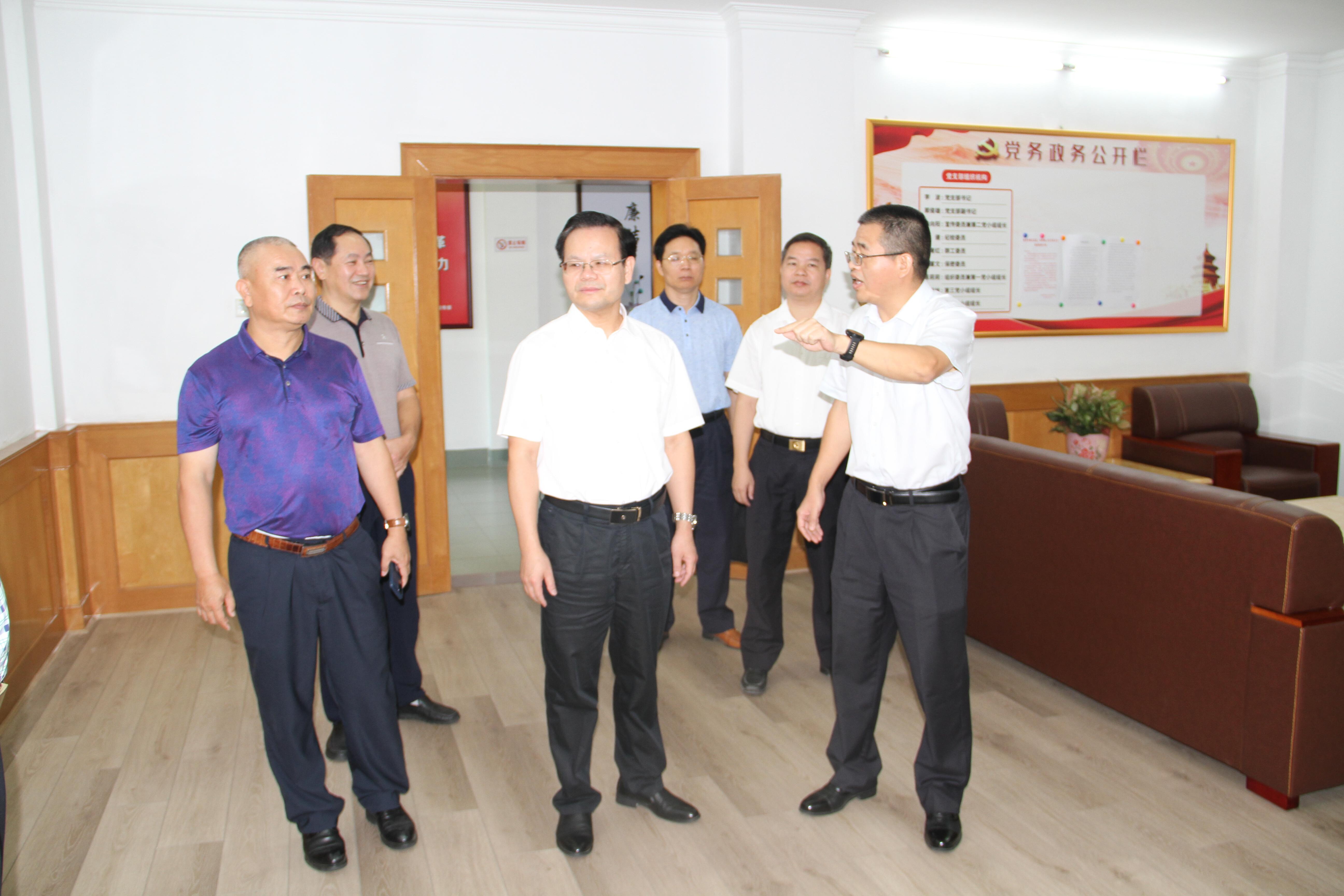 市政府曾永祥副市長(zhǎng)到我局調(diào)研住建工作