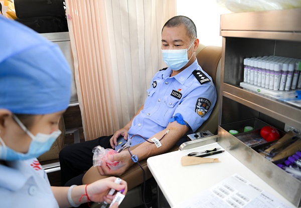 興寧：熱血鑄警魂！興寧公安132名民輔警無償獻血3萬毫升